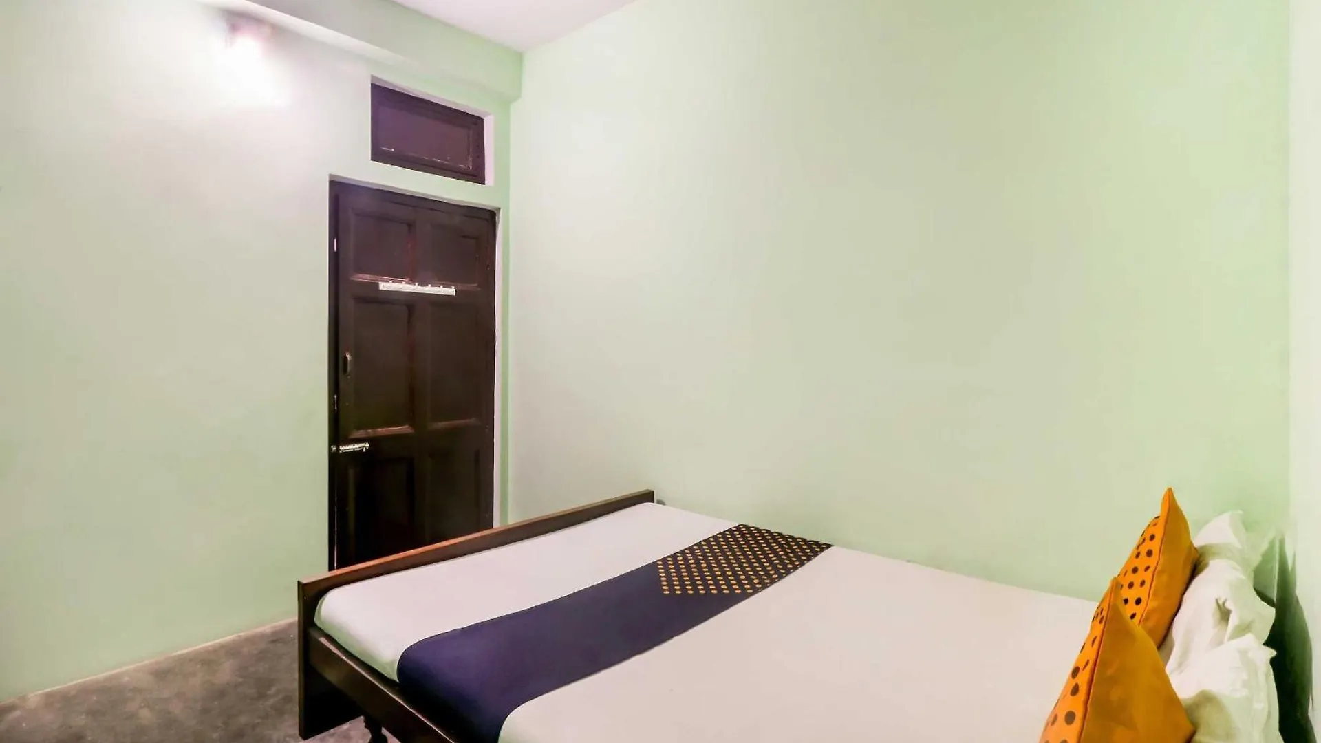 Spot On Mishra Guest House Varanasi