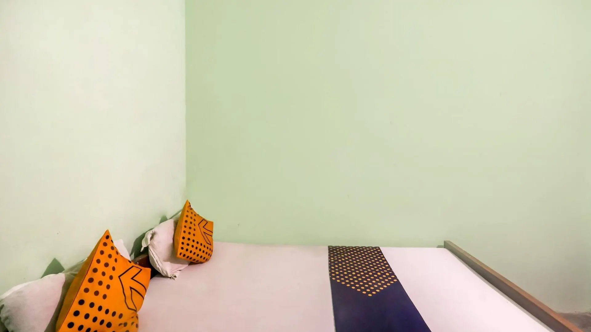 Spot On Mishra Guest House Varanasi