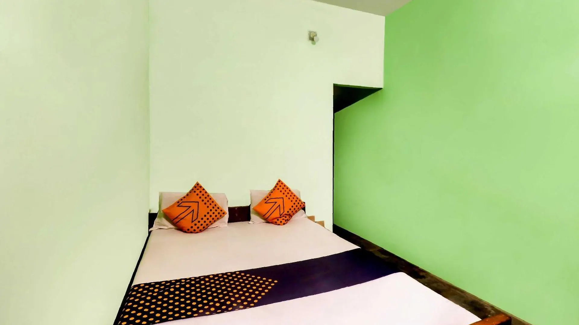 Spot On Mishra Guest House Varanasi Hotel