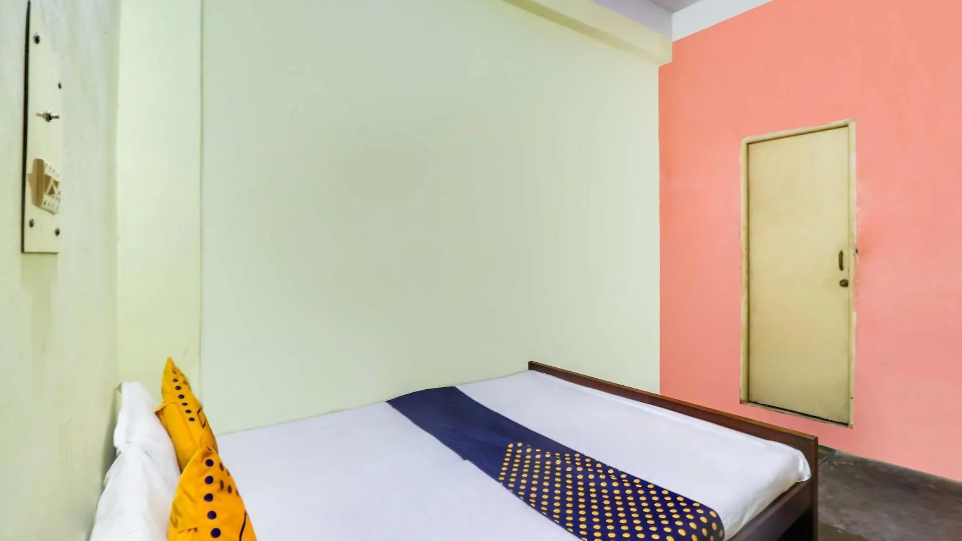 Spot On Mishra Guest House Váránasí Hotel